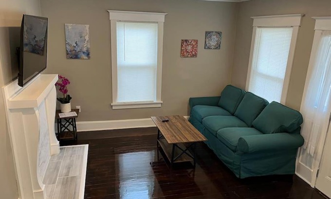 Norwood House | Ridgeway 2 Bedroom House near Xavier Downtown