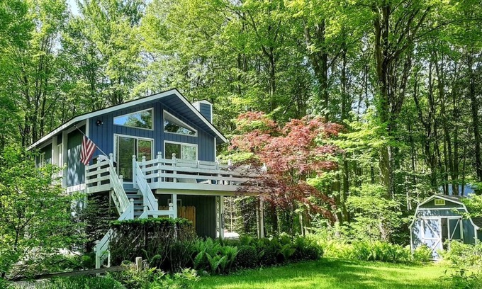 Fennville Cottage | "Ridgeway Beach House" Perfect for making forever family memories.
