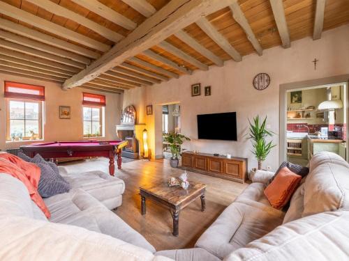 Velm House | Riding School Farm Stay