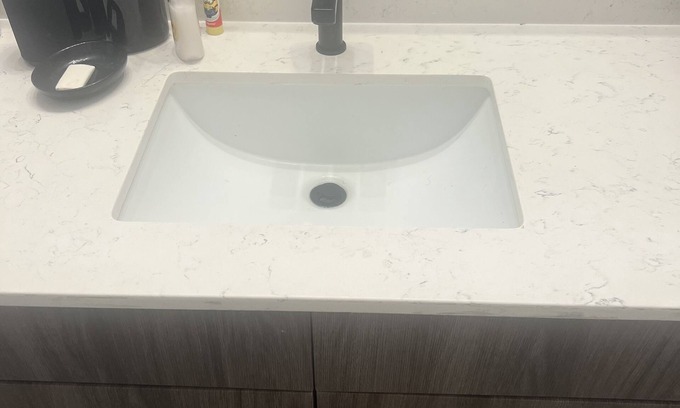 Ruskin Condo | Ridley waterset 5 mins away from dominos
