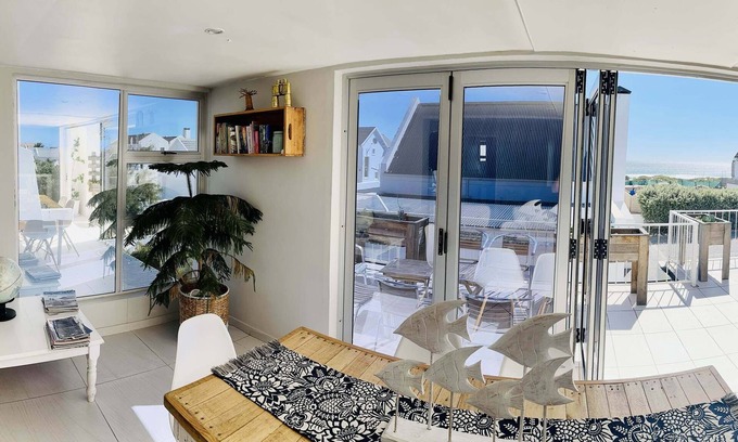 Stompneusbaai Apartment | Rienks Beach Nook - Coziest Spot on the West Coast