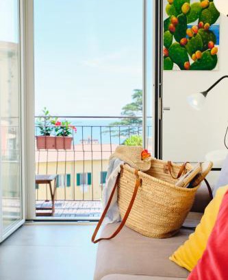 Historical Downtown Salerno Bed & Breakfast | Riflessi DaMare Room & Apartment