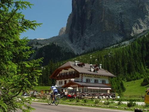 Canazei Hotel | Rifugio Monti Pallidi