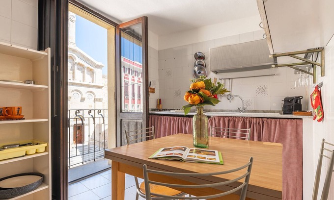 Historic Castle District Apartment | Rifugio romantico con vista esclusiva - Centro Città