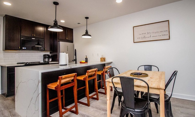 Manhattan Condo | Right across from Bill Snyder Stadium w/parking! Family size condo.