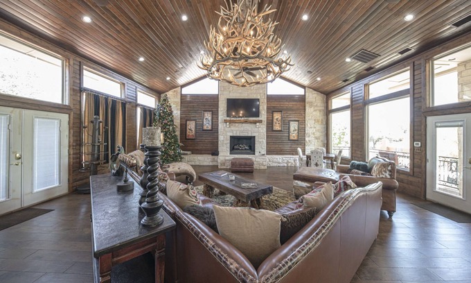 Midland House | Right At Home-McCauley Lodge