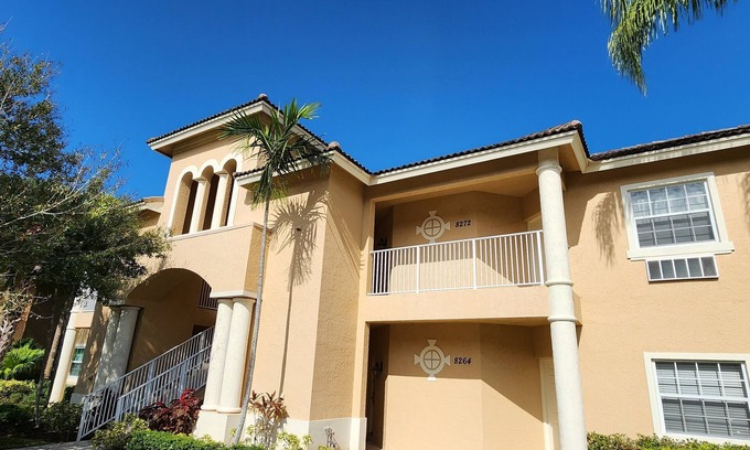 Port Saint Lucie Apartment | Right Direction Rentals Studio 8272
