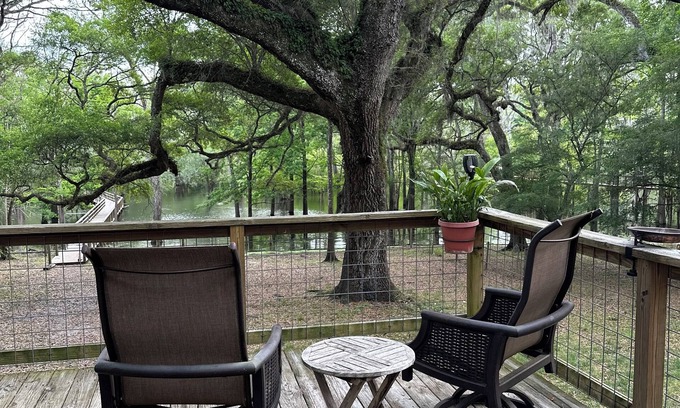 Branford House | Right on the River: Enjoy the Santa Fe + Ichetucknee Rivers from a Private Dock