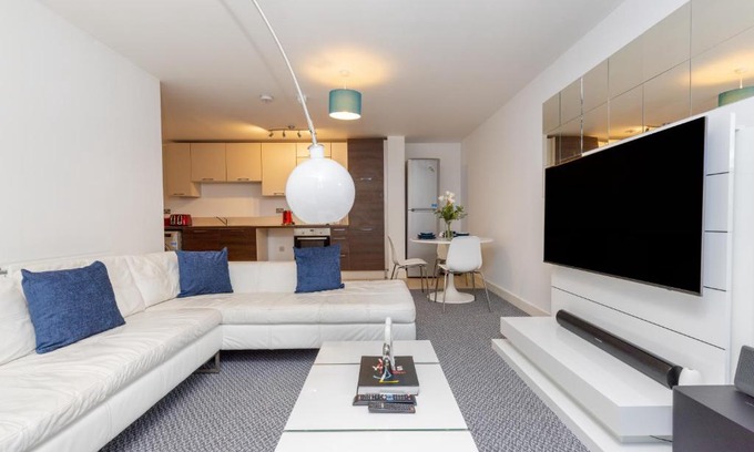 Royal Docks Apartment | Right Place