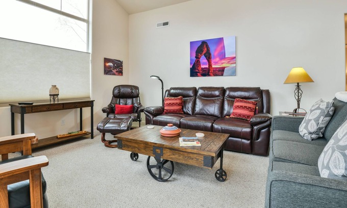Moab South Valley Condo | Rim Village H1