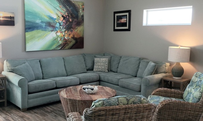 Corpus Christi House | "Rincon" is Poolside and Across the Street from the Beach!