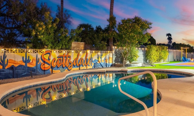 Paradise Valley Village House | Rio Resort