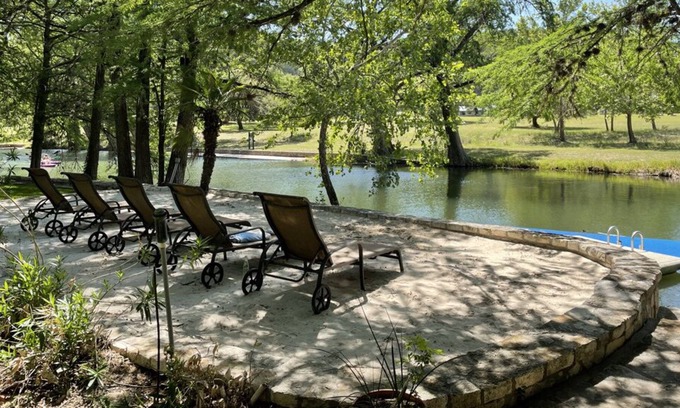 Hunt Cottage | Rio Tiempo - Beautiful Riverfront Cottage in Hunt, Texas