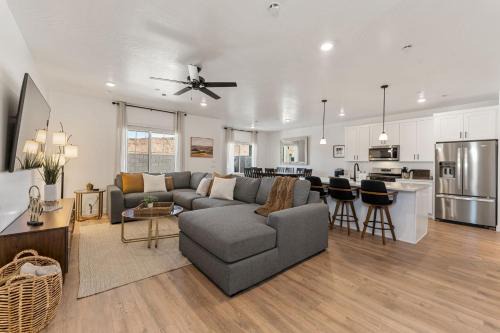 St. George House | Ripples and Rocks Adventure House townhouse