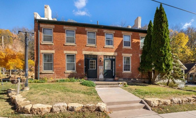 Galena House | Rise Getaways at Briarstone Inn Entire House