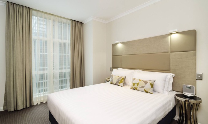 Melbourne Central Business District Apartment | Rise & Shine in our 1B Apartment with the best of Melbourne CBD on your doorstep