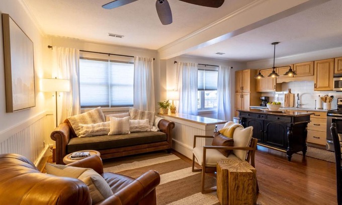 Blowing Rock House | Rising On Main Suite 210