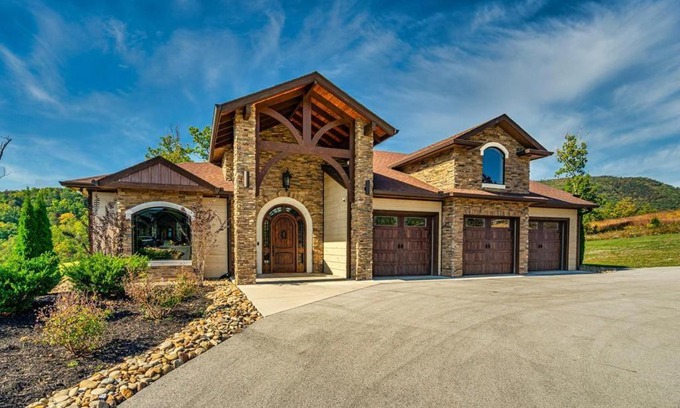 Gatlinburg - Pigeon Forge House | Rising Sun in The Summit