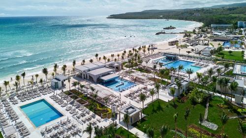 Falmouth Resort | Riu Palace Aquarelle - All Inclusive