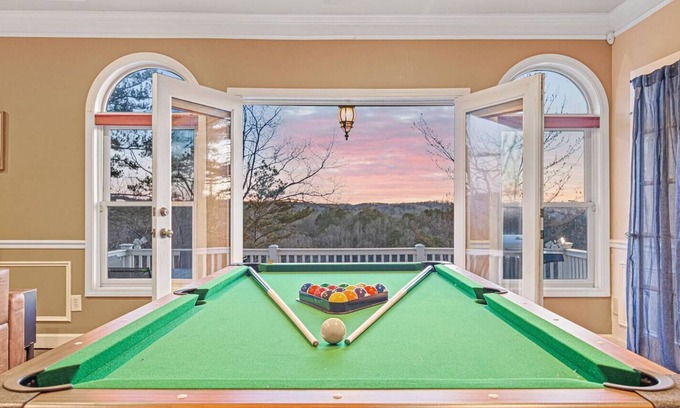 Ellijay House | River Castle Retreat | Fairytale Views & Stay
