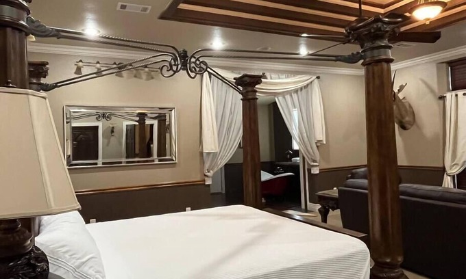 Cecil Apartment | River Chase Luxury Suite