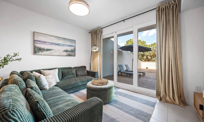 Merritt Island Condo | RIVER FLY IN: Luxury Condo 2BR w/Huge Balcony