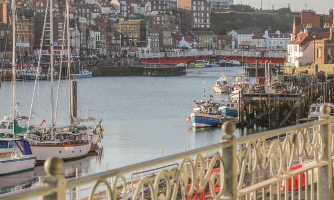 Whitby House | River Forge