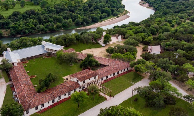 Mineral Wells Resort | River Front Historic Lodge + Suites w/Scenic Stay on 14 Private Acres