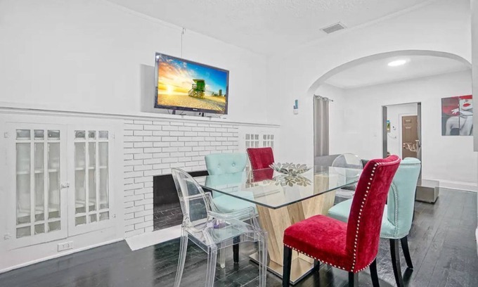 West Little River House | River House 4BR pool/hot tub plus private parking