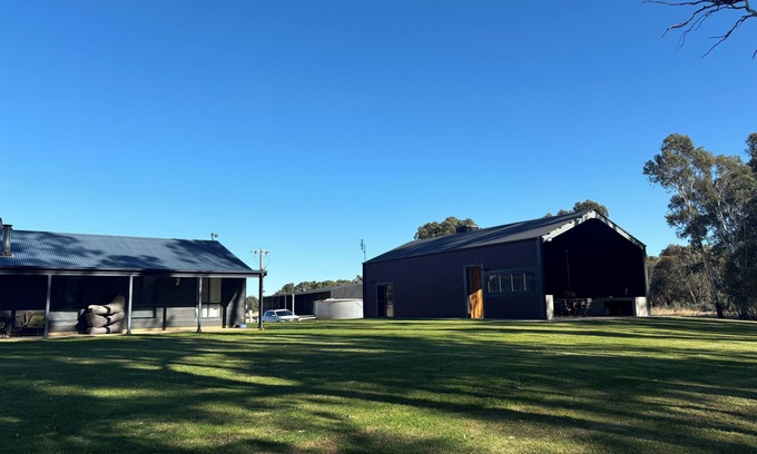 Torrumbarry House | River lodge private retreat.nMurray River at your Doorstep 25min from Echuca .