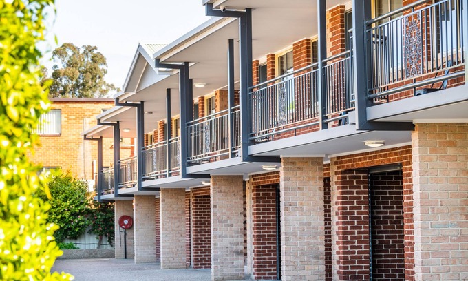 Queanbeyan East Hotel | River Motel