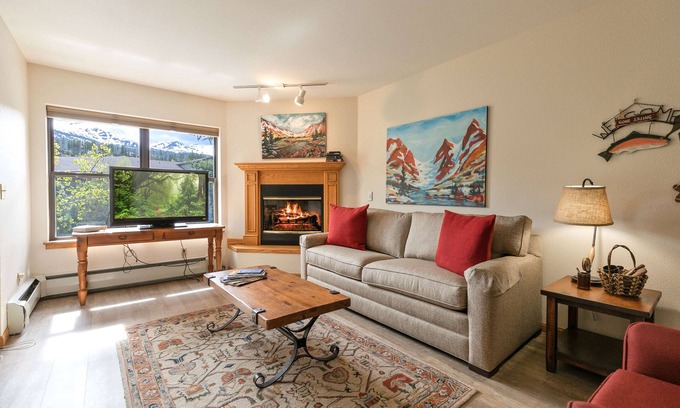 Historic District Condo | River Mountain Lodge Galena Gulch Condo: Ski-In, Downtown Breck
