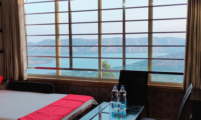 Panchgani Hotel | River Palace