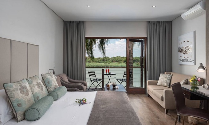 Upington Bed & Breakfast | River Place Manor - Superior Double Room C