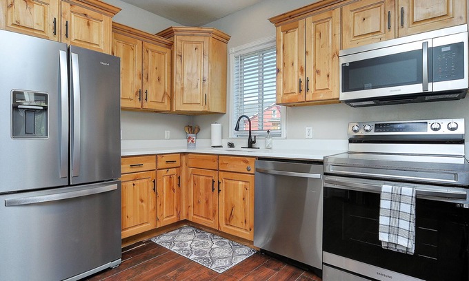 Salida House | River R&R Historic mountain views. Ski Monarch 25 miles. Blocks from downtown.