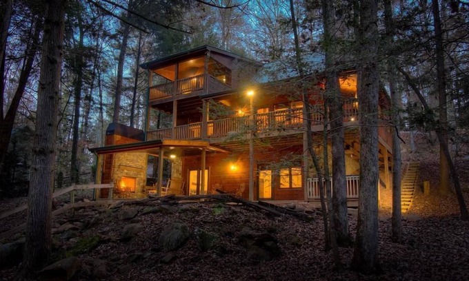 Cashes Valley Cabin | River Rush Cabin- Steps away from Riverside | Outdoor Living | Fightingtown Creek