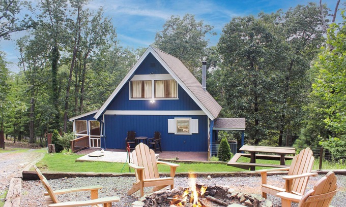 Shenandoah Cabin | River’s Getaway Hot Tub Game Room Nature Retreat