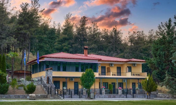Elassona House | River Side Rooms