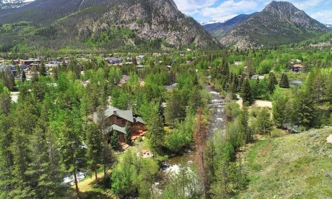 Frisco House | River Song Home: Luxury On The River