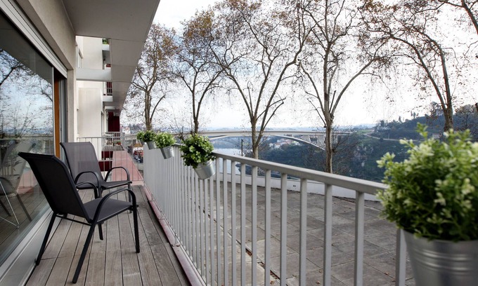 Centro / Baixa Apartment | River View 2 bedroom apartment