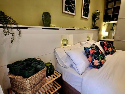 Five Oak Green House | River View