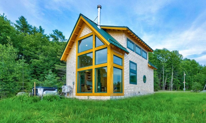 Ellsworth Cabin | River Views | Private Hot Tub | The Willow Cabin