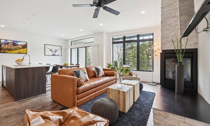 Silverthorne Condo | River West 924 - Silverthorne Condo with River Views!