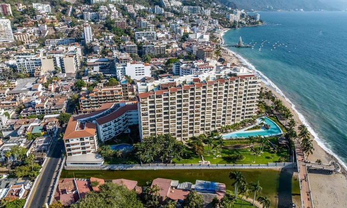 Emiliano Zapata Condo | Rivera Molino's Casa Ocean Places You In The Middle Of The Romantic Zone.
