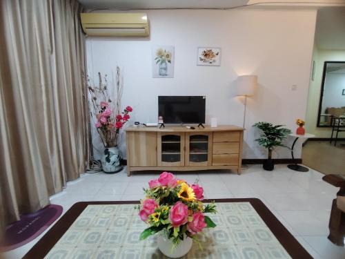 Kampung Surabaya Apartment | Riverbank Suites 2BR-L13-6pax