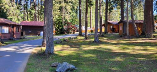 Regional District of Nanaimo Resort | Riverbend Cottage & RV Resort