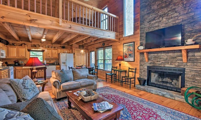 Ellijay House | Riverbend Reserve Cabin with Yard and Fire Pit!