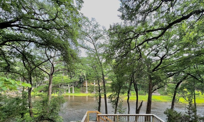 Canyon Lake House | Riverbend Retreat: Riverfront, Sleeps 9, 3 beds, 2.5 baths