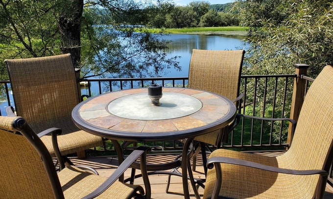 Maryland House | Riverbend waterfront, game room, fire pit, private dock