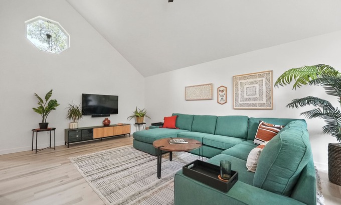 Mayfield House | — Riverbird Retreat — Boardman Riverside Home